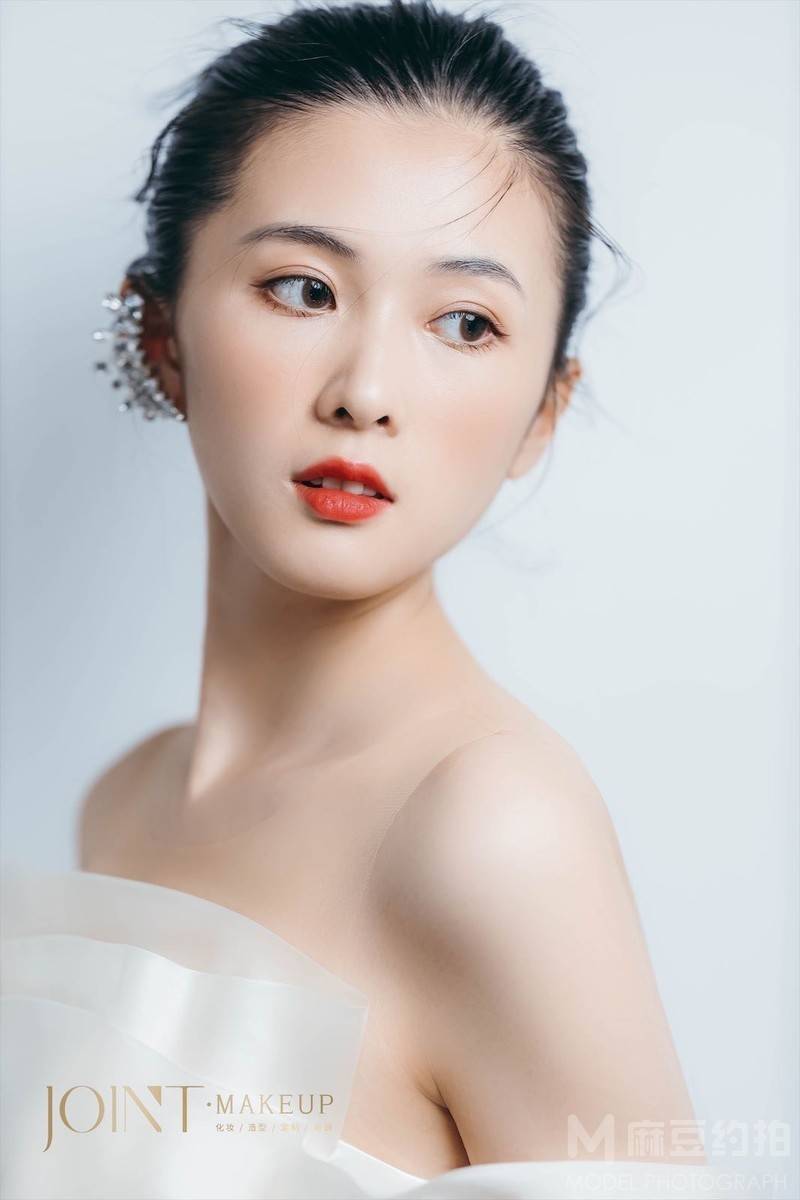 妆容模特