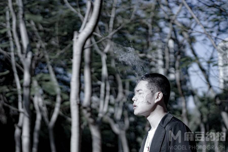 情绪模特