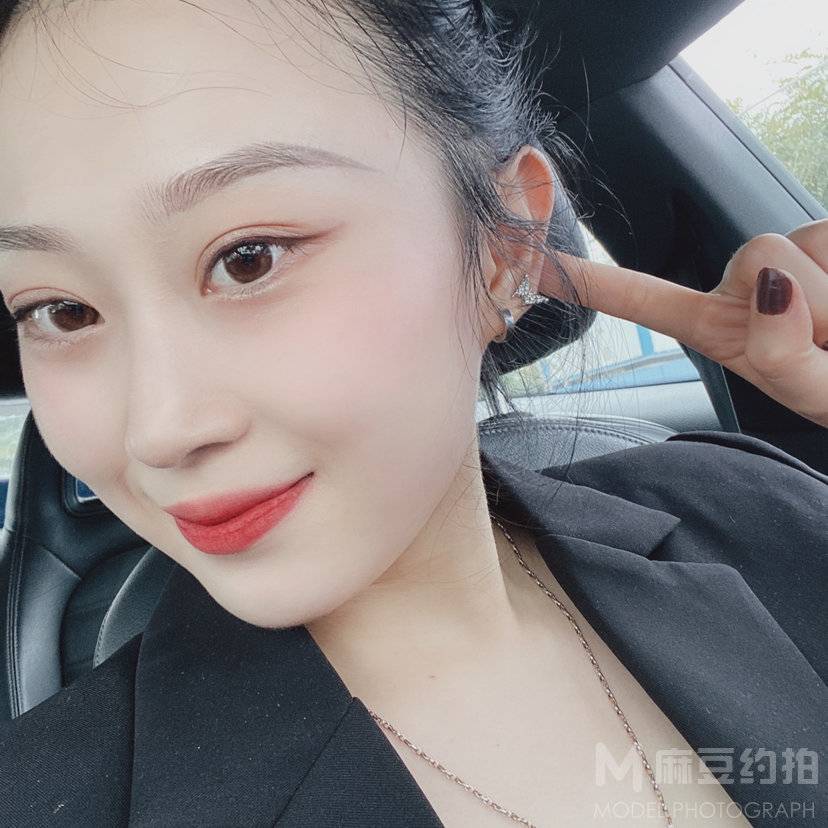 妆容模特