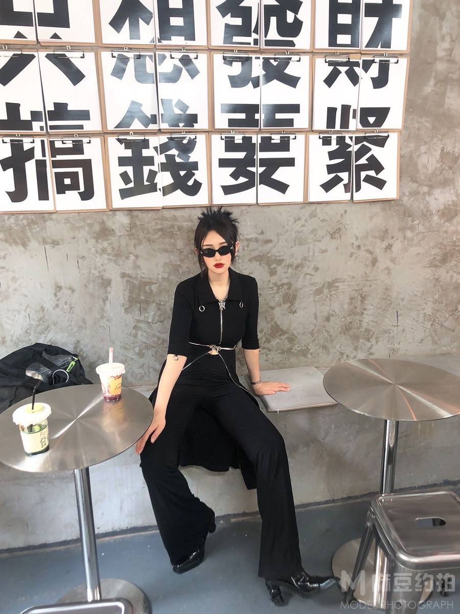 暗黑模特