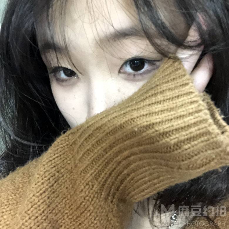 黑白模特