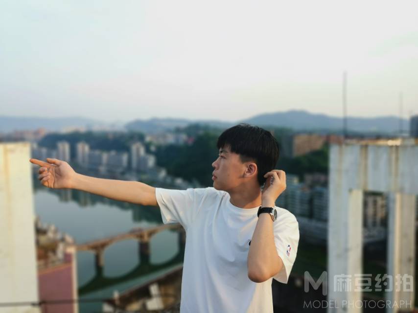 情绪模特