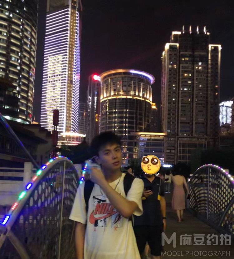 校园模特