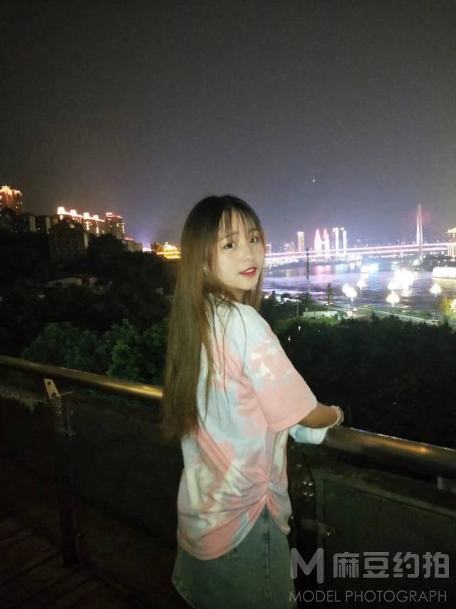 夜景模特