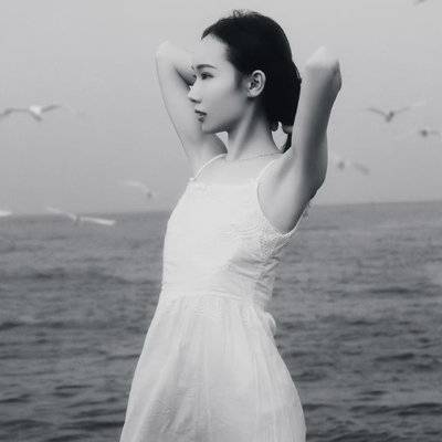 黑白模特