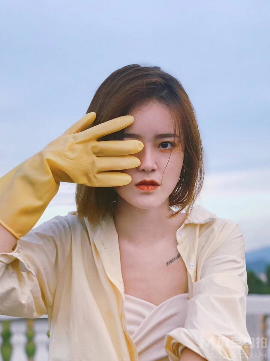 情绪模特