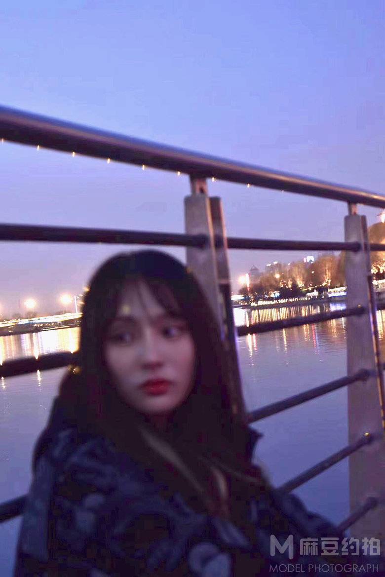 黑白模特