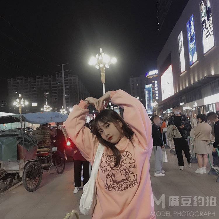 校园模特