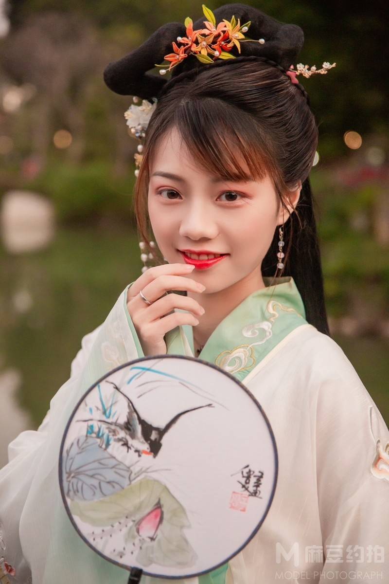 汉服模特