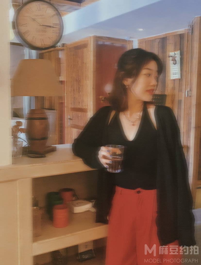 情绪模特