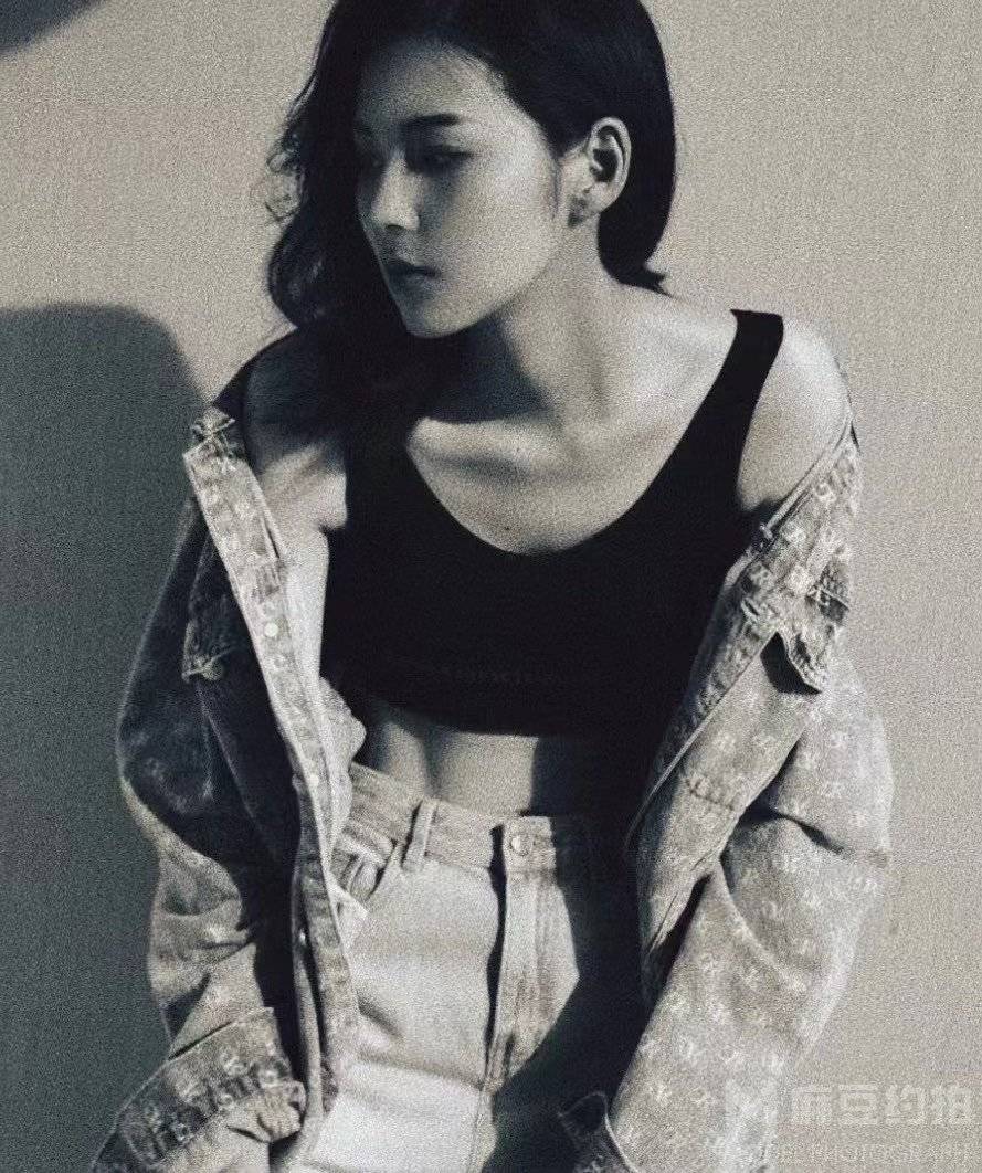 黑白模特
