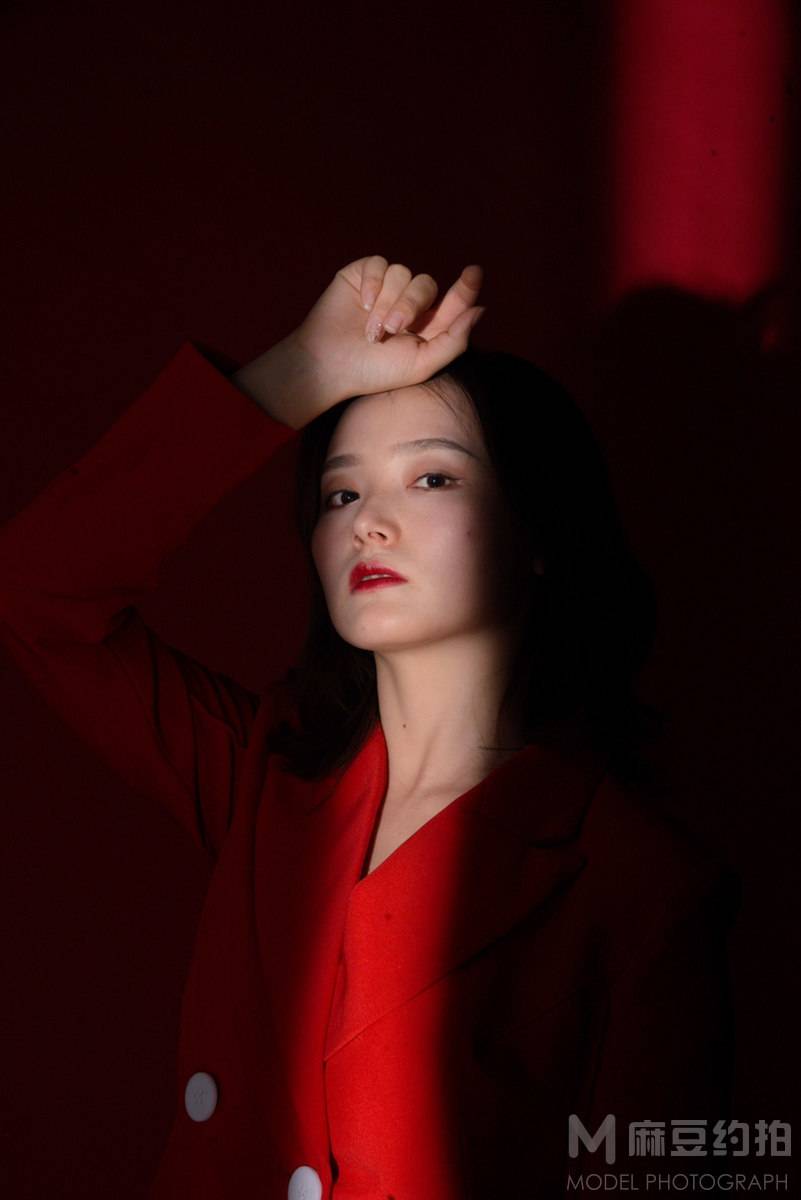 情绪模特