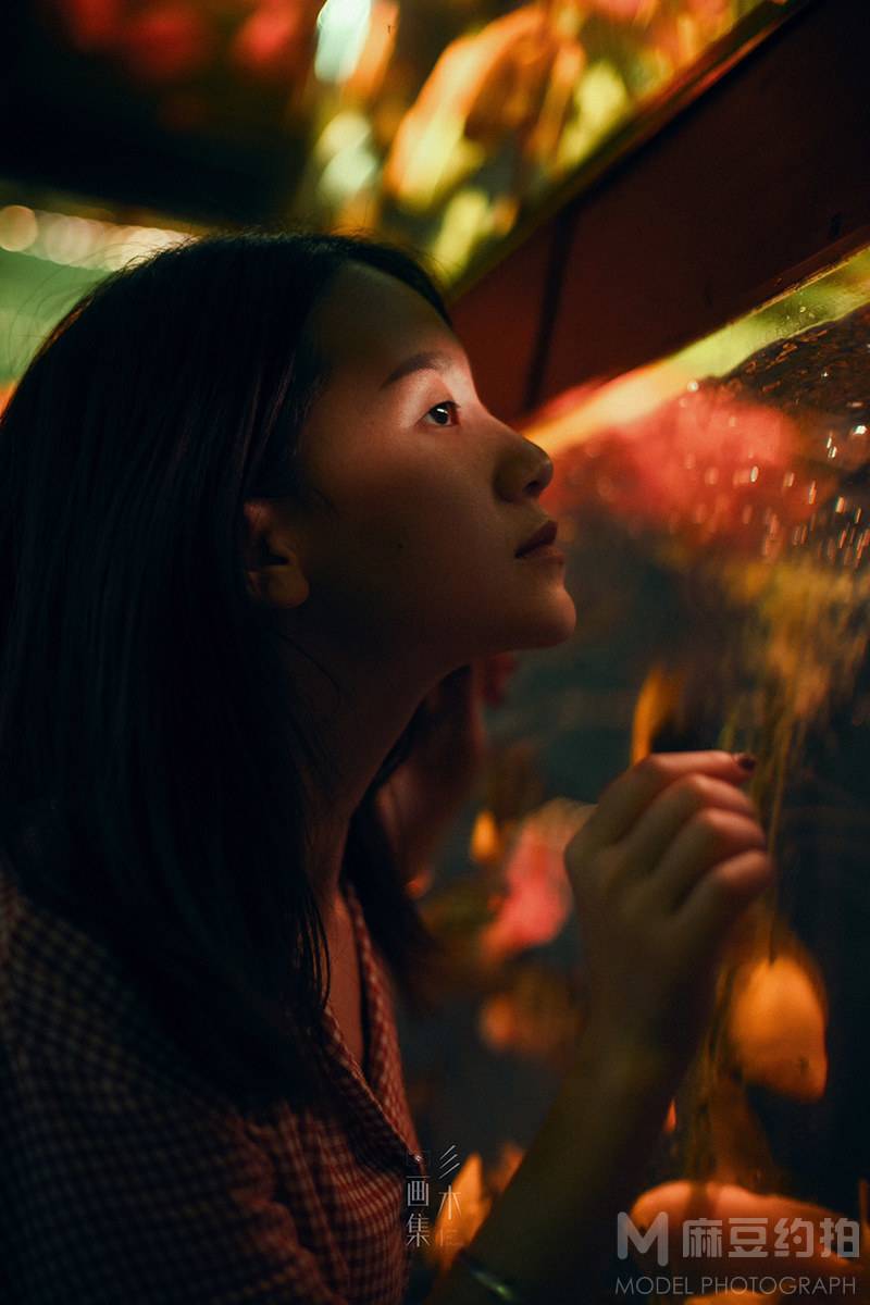 情绪模特