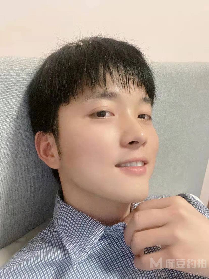 黑白模特