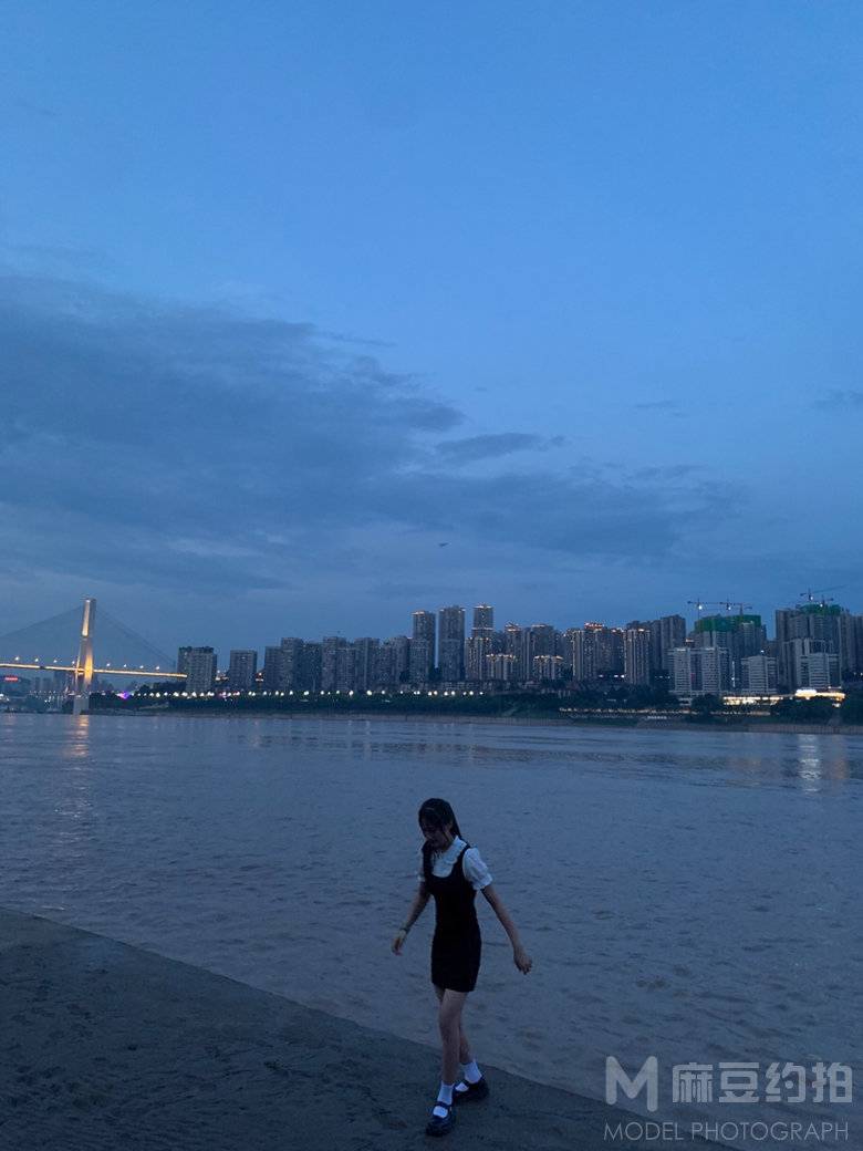 清新模特