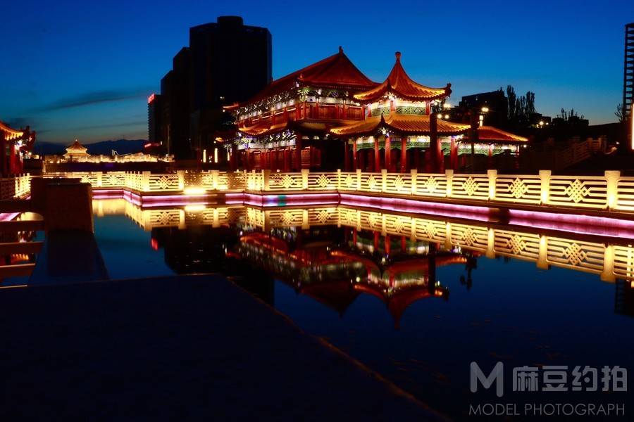 夜景模特