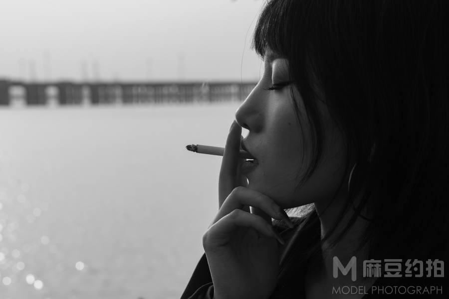 黑白模特