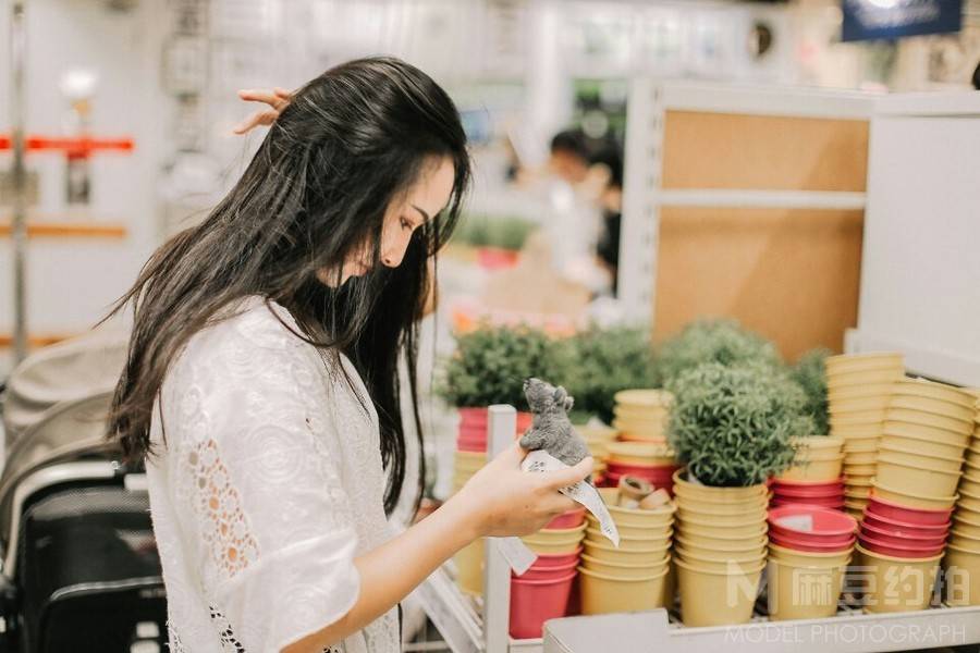 情绪模特
