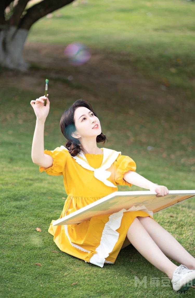 情绪模特