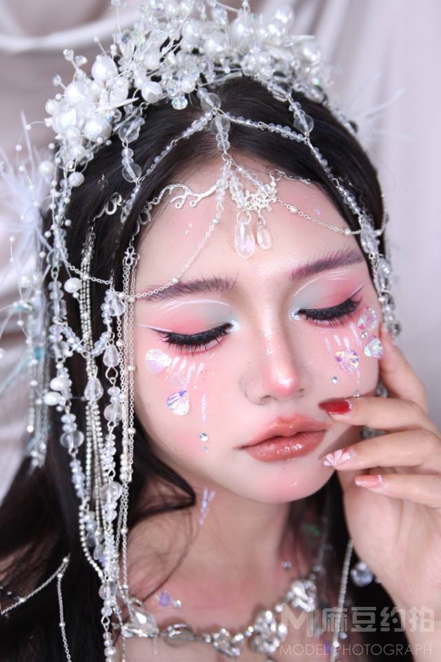 妆容模特