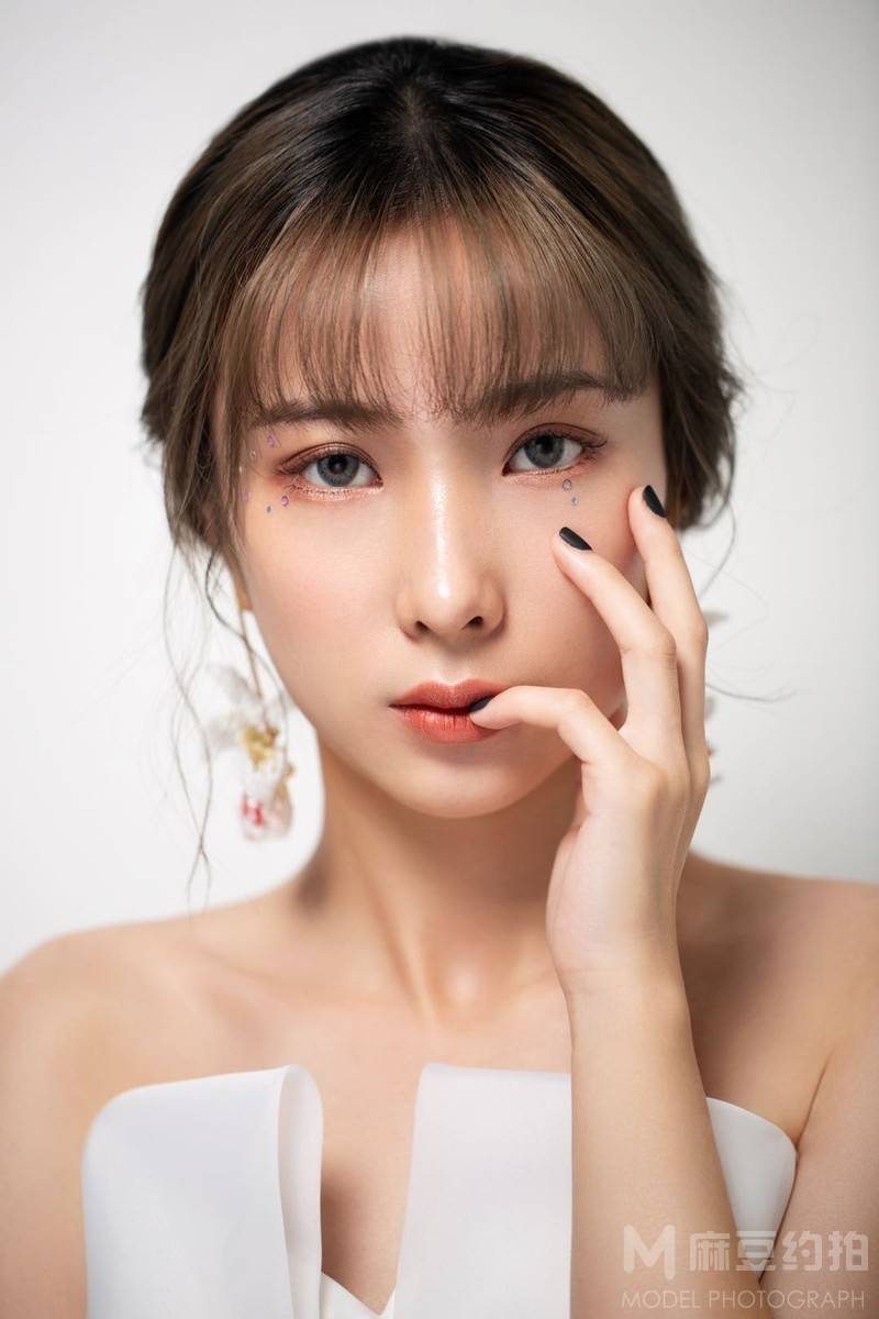 妆容模特
