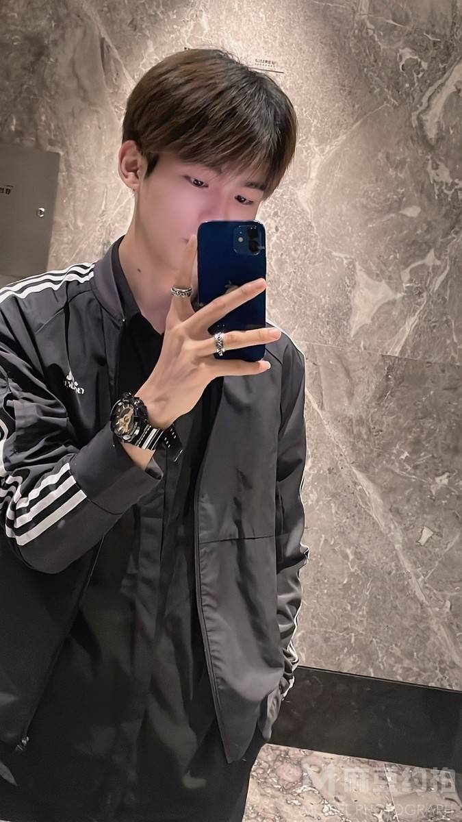黑白模特