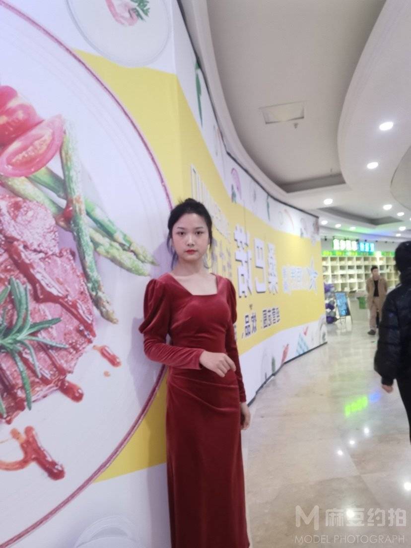 校园模特