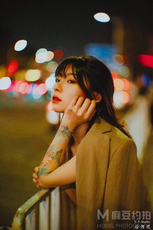 情绪模特