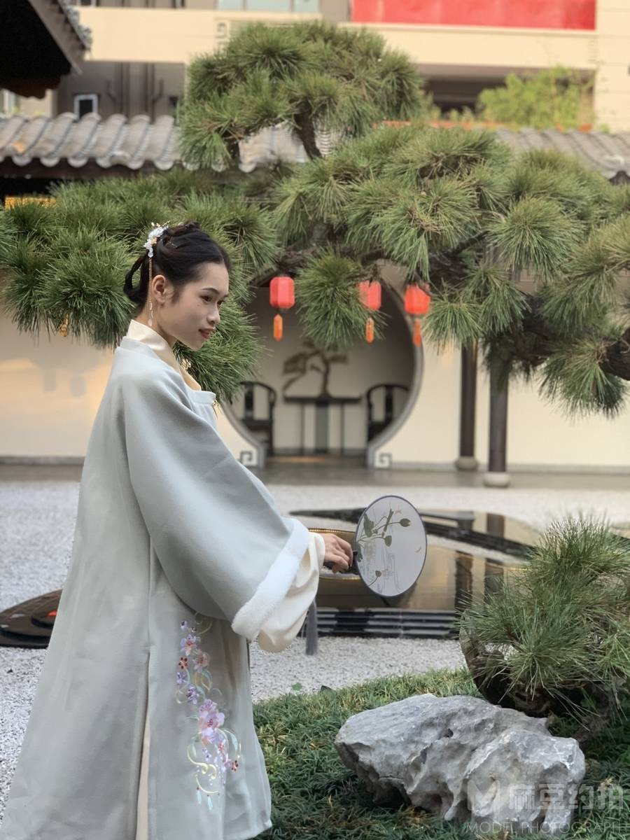 汉服模特