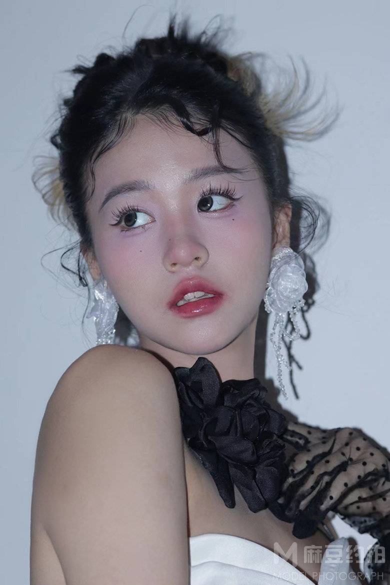 妆容模特