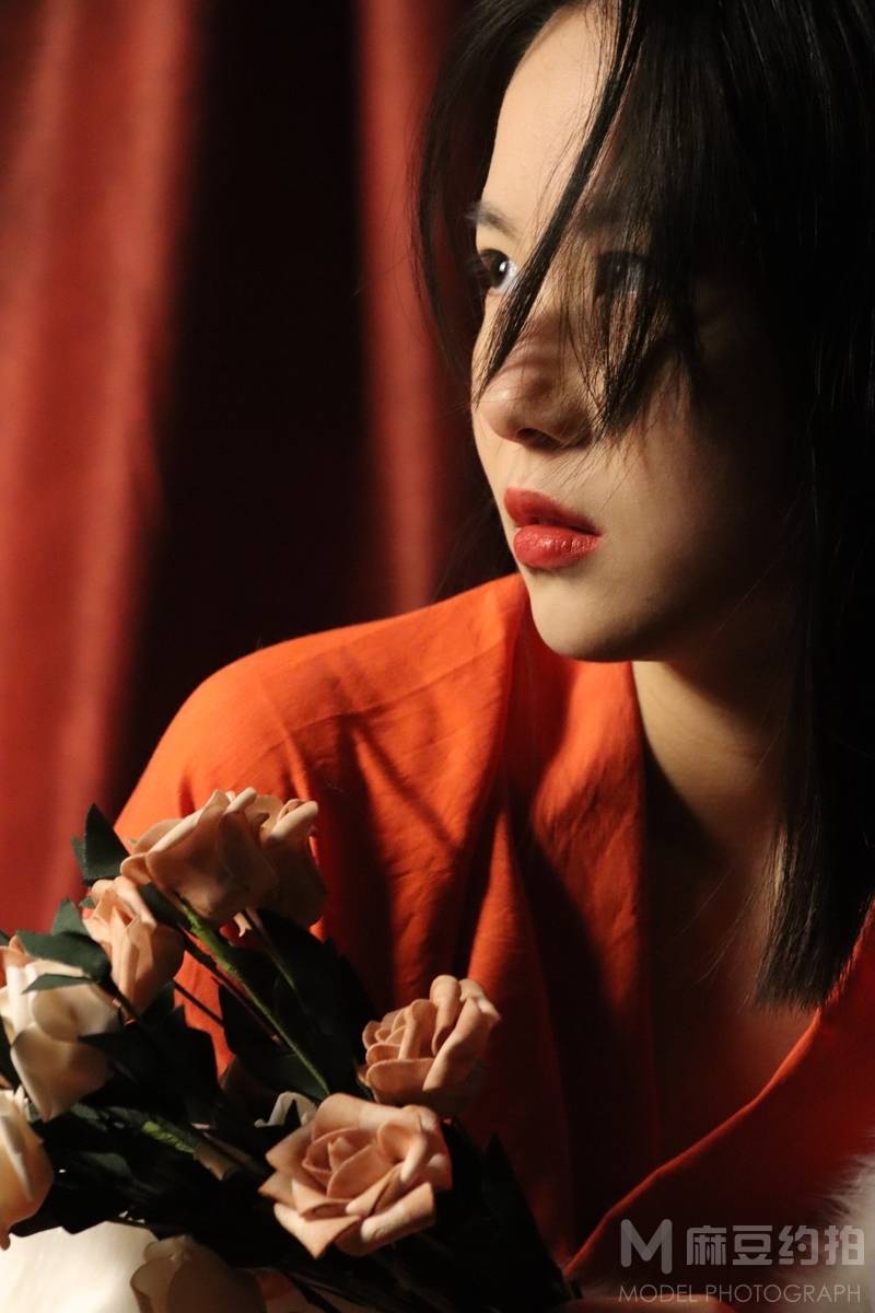 情绪模特