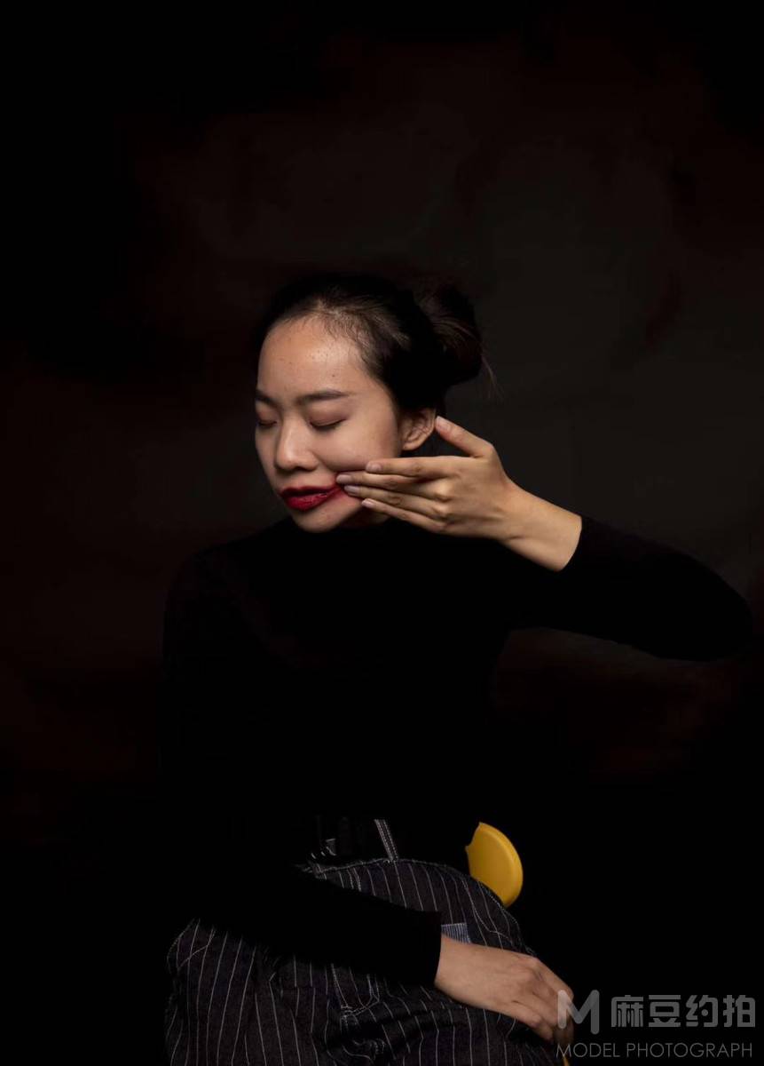 情绪模特