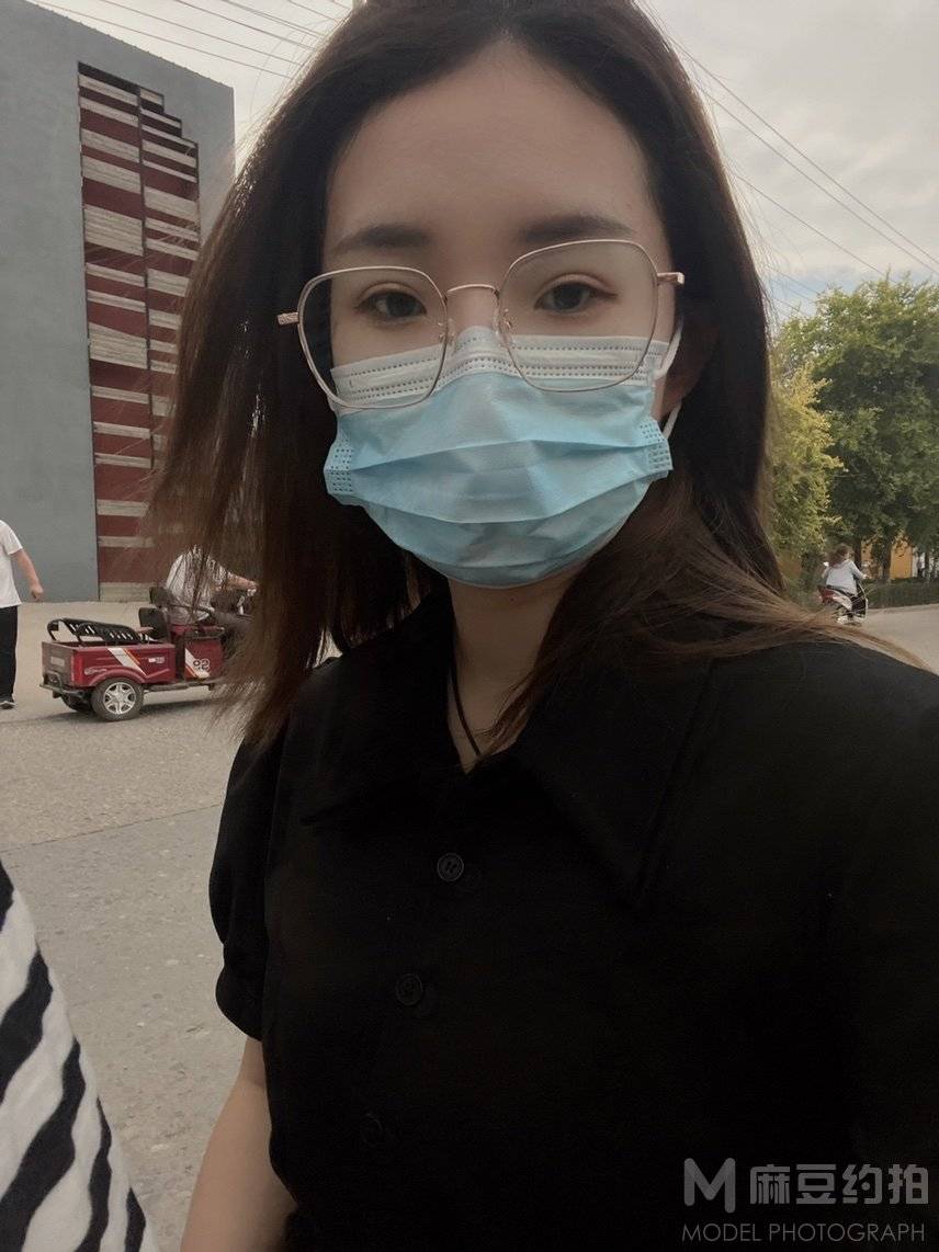 黑白模特