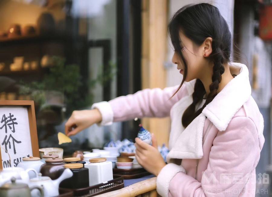 情绪模特