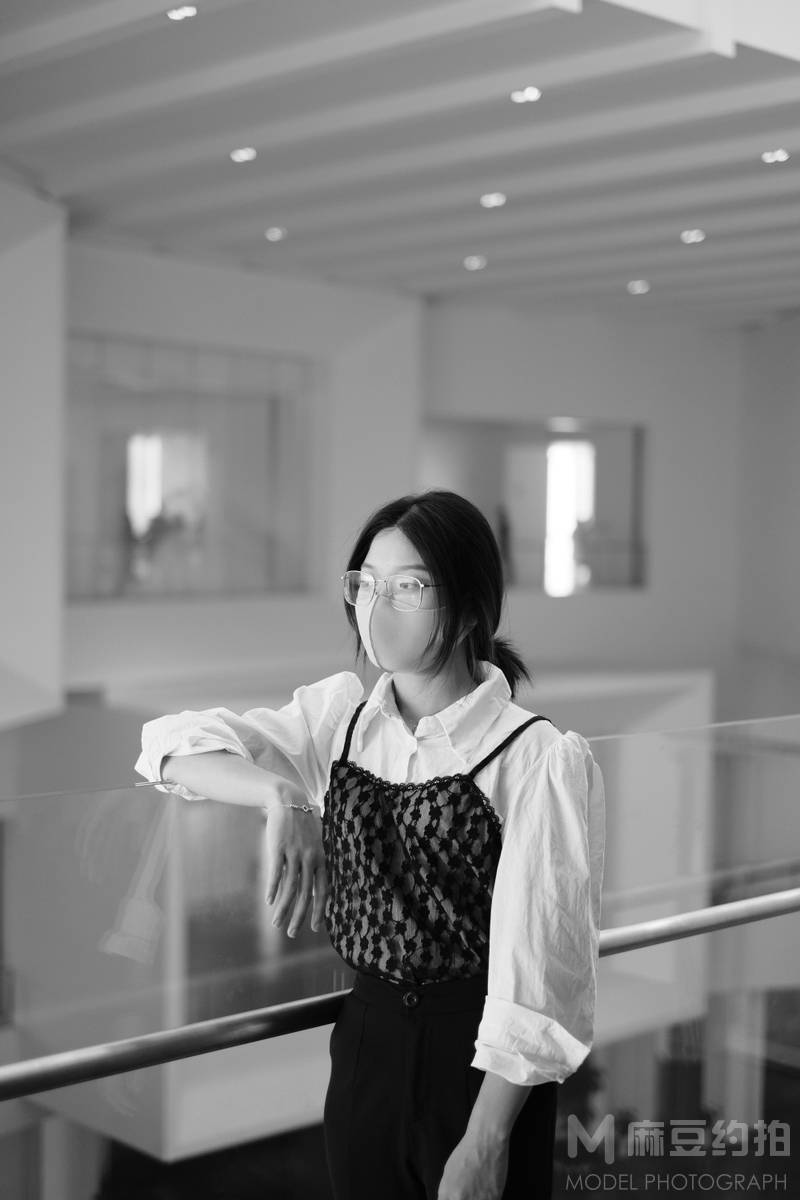 黑白模特