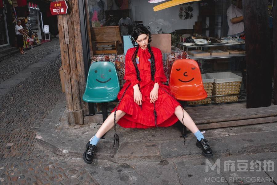 情绪模特