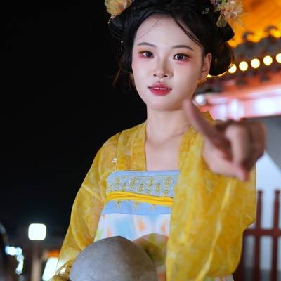 汉服模特