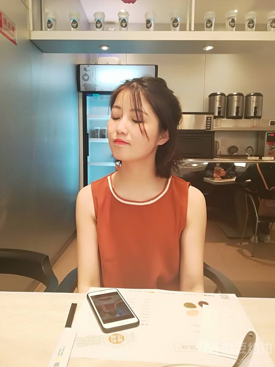 妆容模特