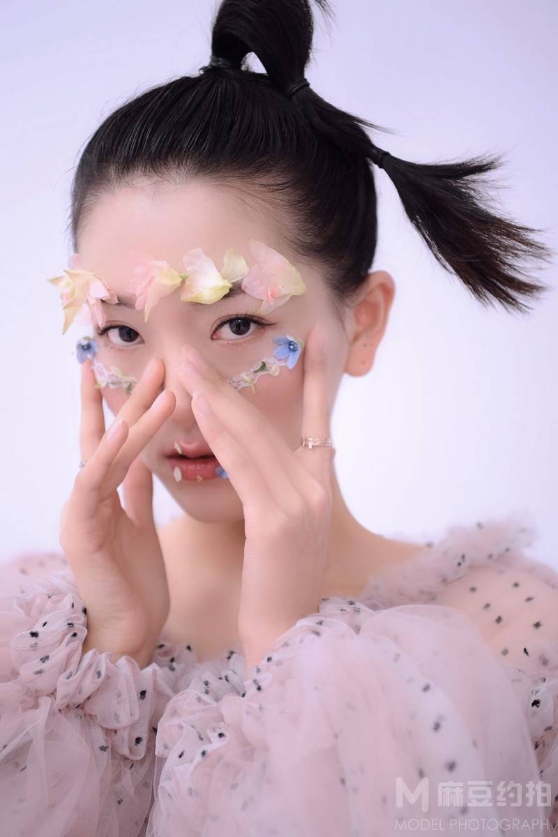 妆容模特