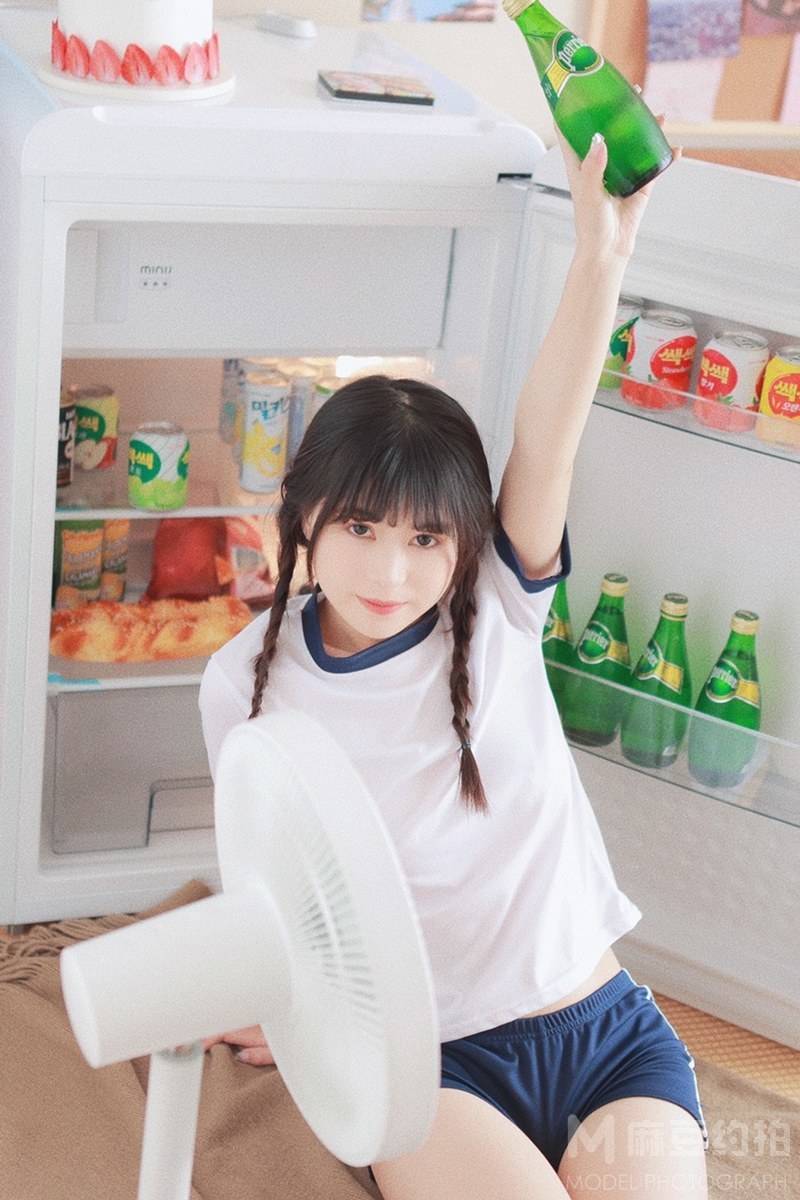 黑白模特