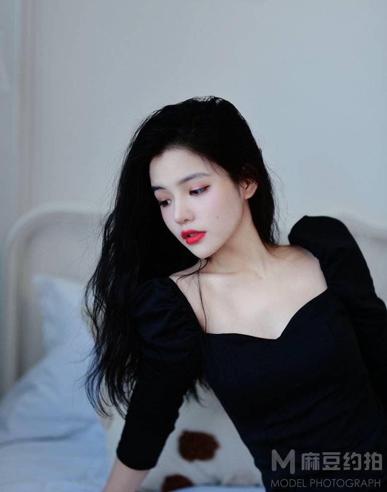 黑白模特