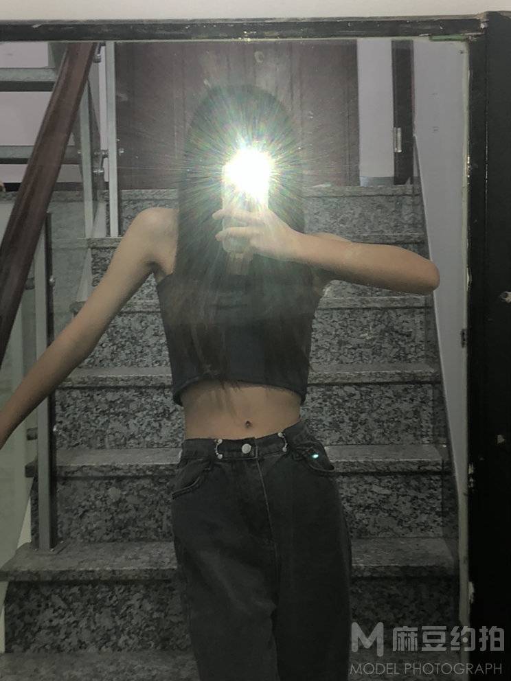 黑白模特