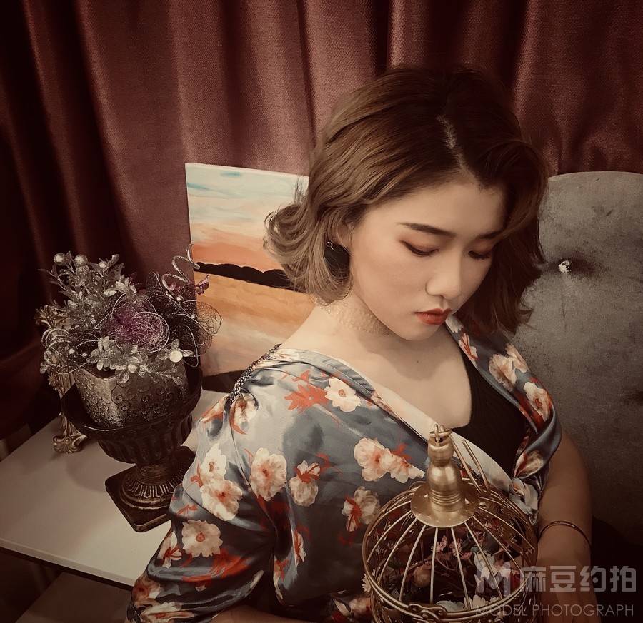 情绪模特