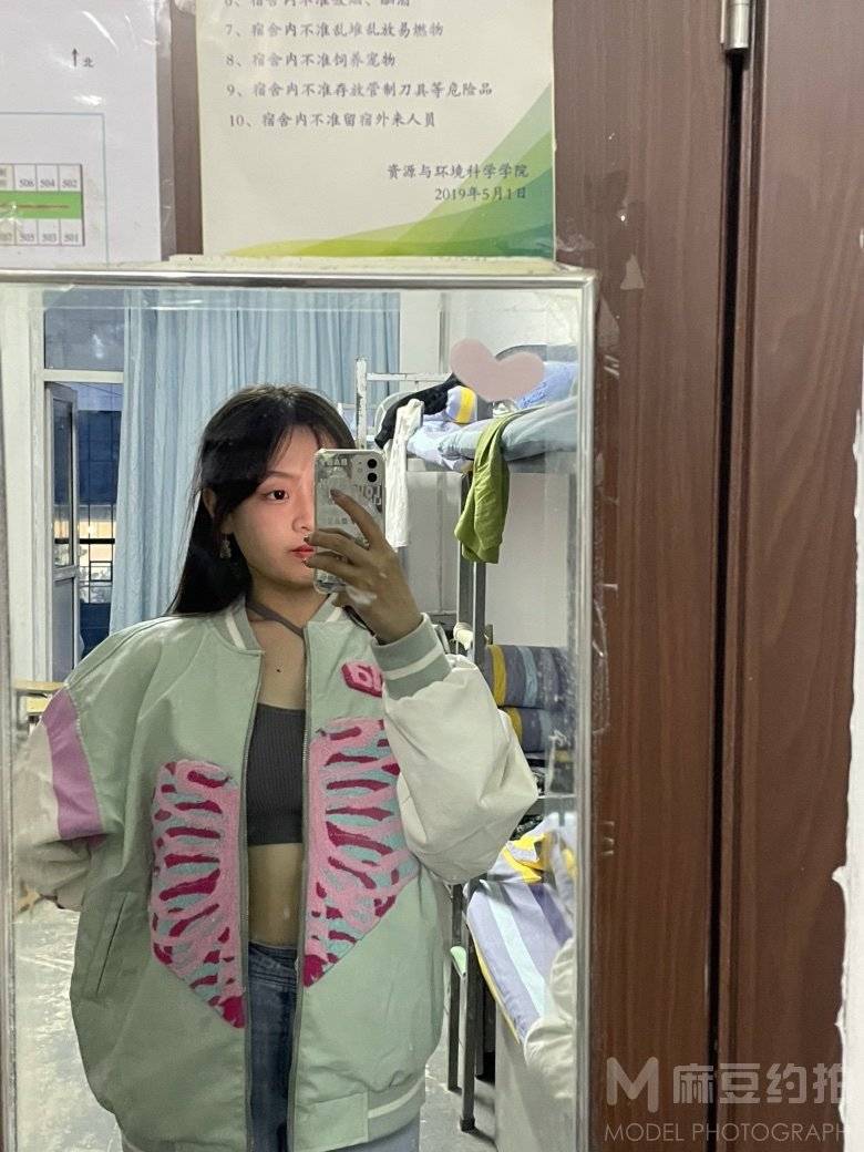 校园模特