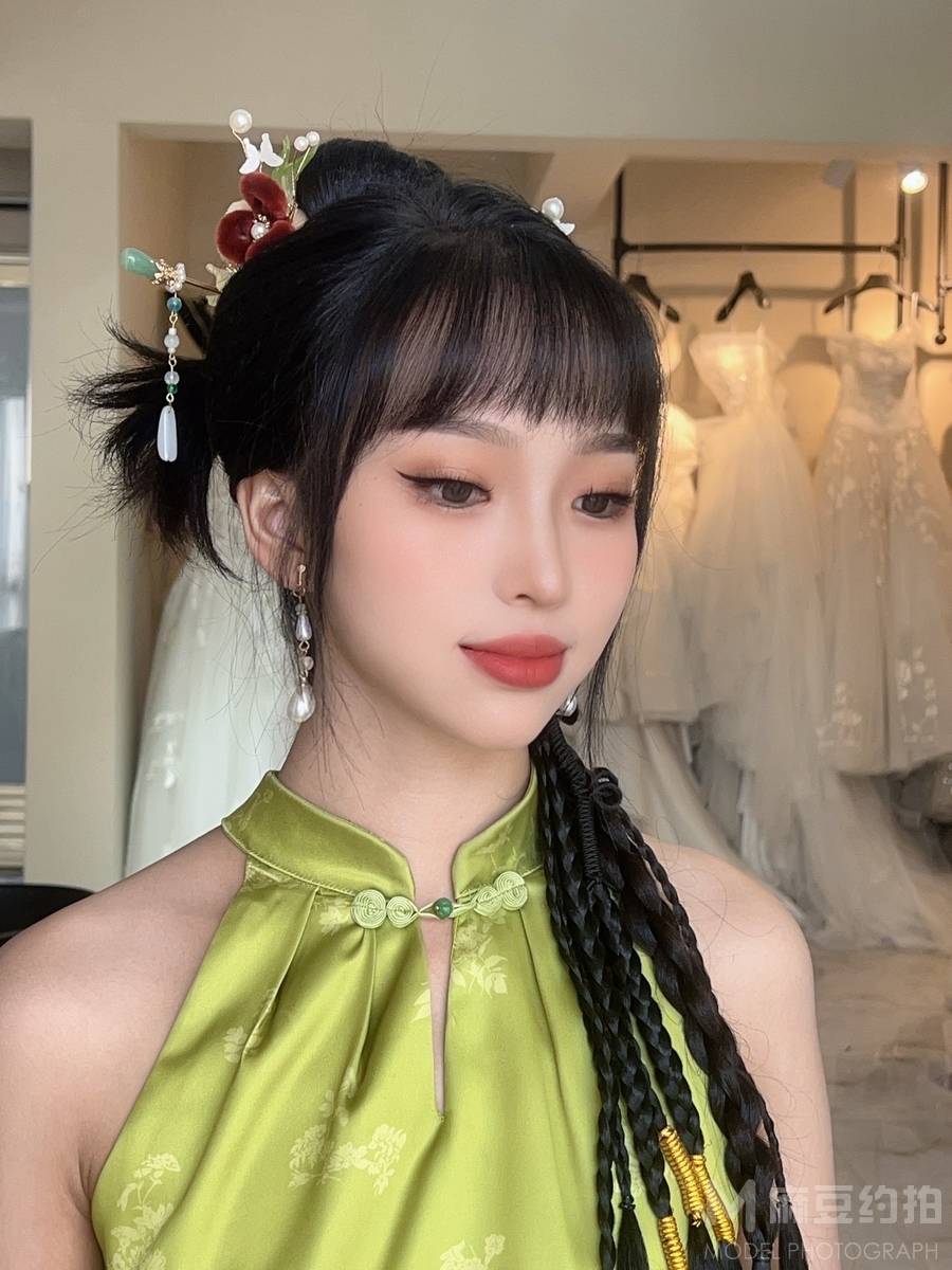 妆容模特