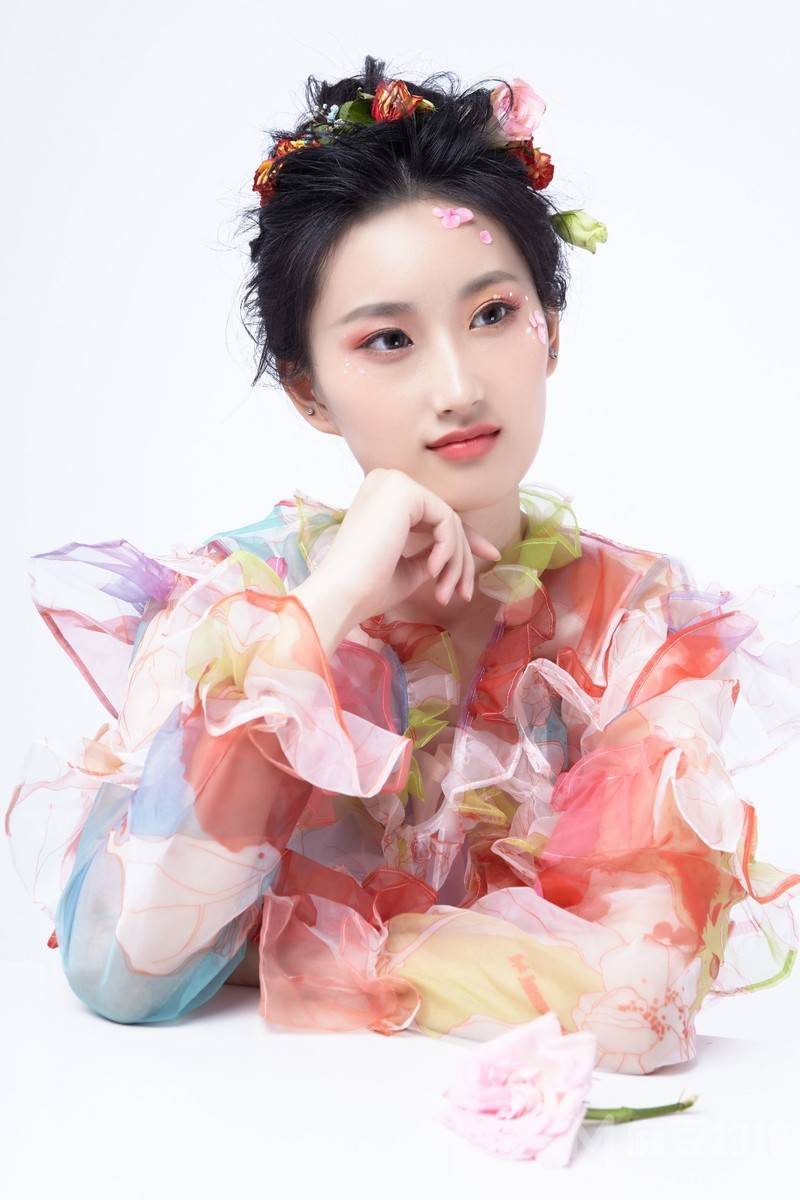 妆容模特