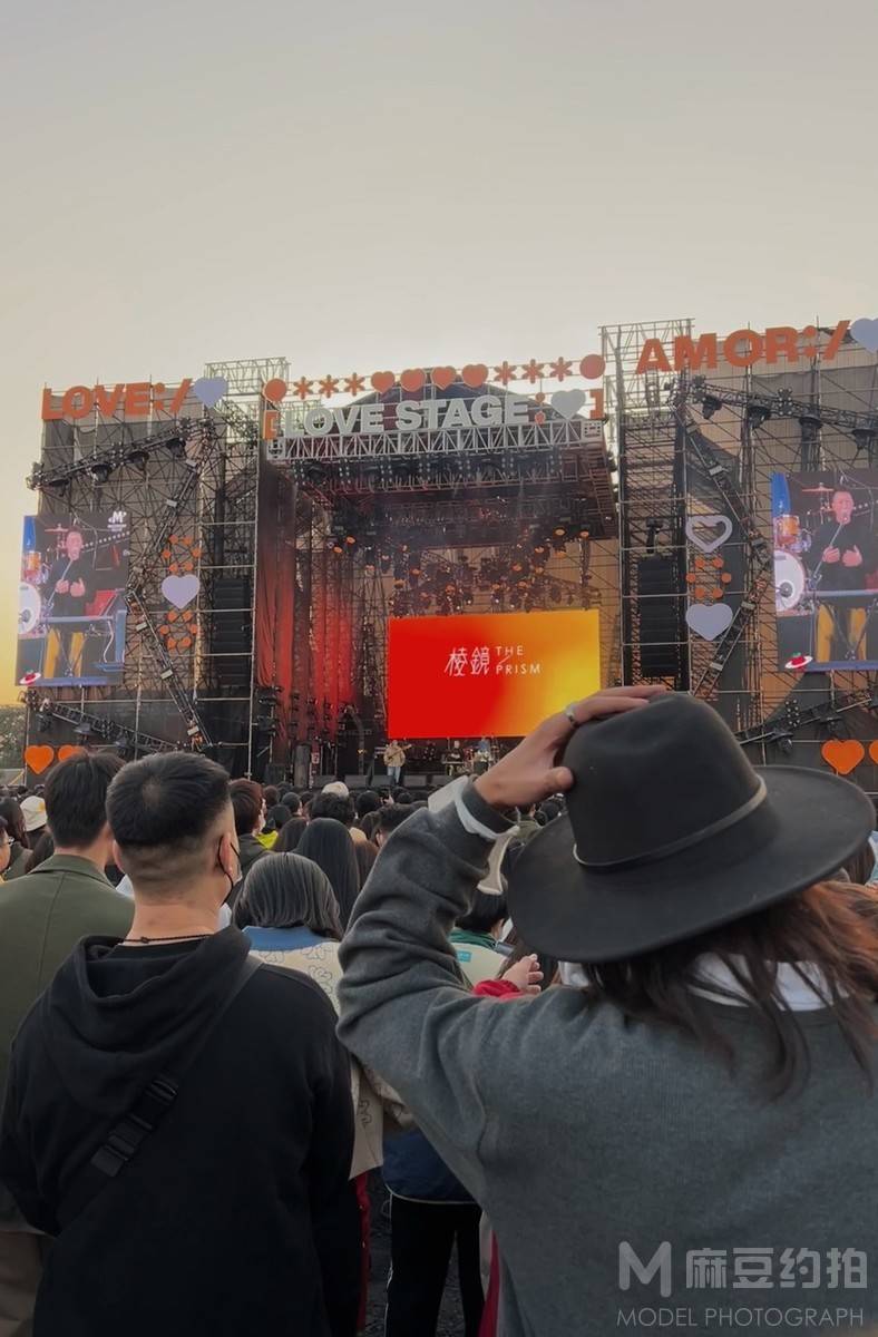 黑白模特