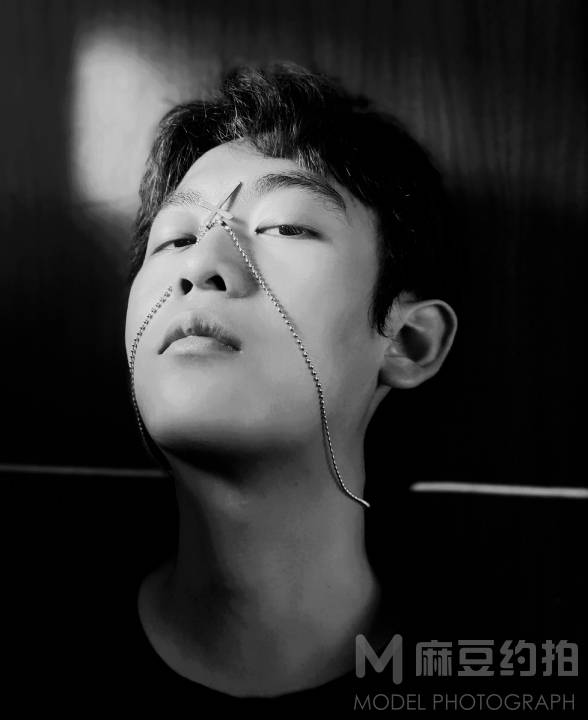 黑白模特