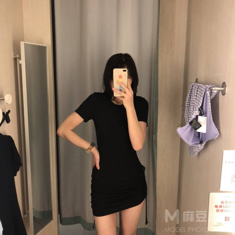 黑白模特