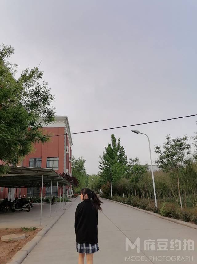 校园模特